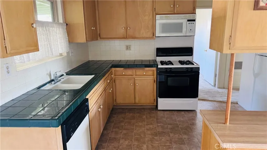 551 Shasta Way, Hemet, California 92543