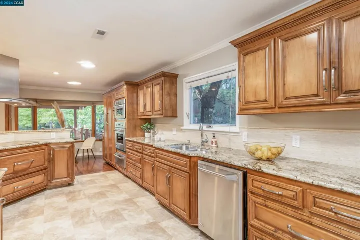 9 Oak Ln, Fairfield, California 94534