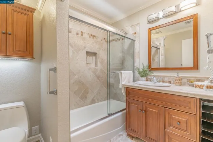 9 Oak Ln, Fairfield, California 94534