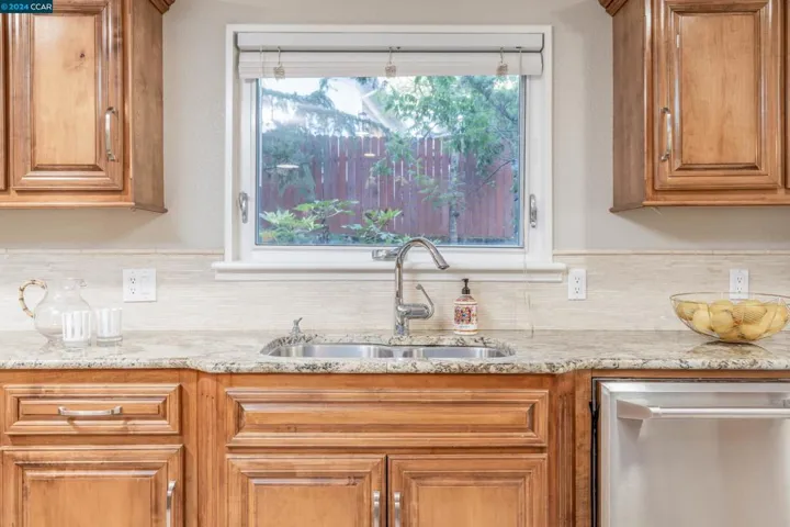 9 Oak Ln, Fairfield, California 94534