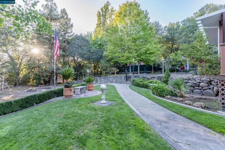 9 Oak Ln, Fairfield, California 94534