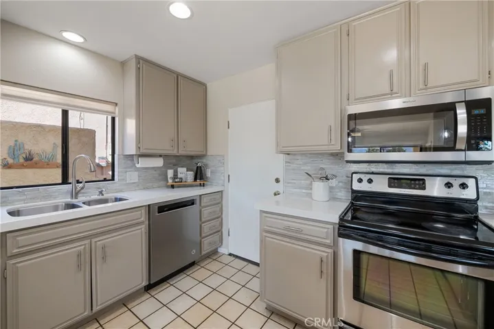 76597 California Drive, Palm Desert, California 92211
