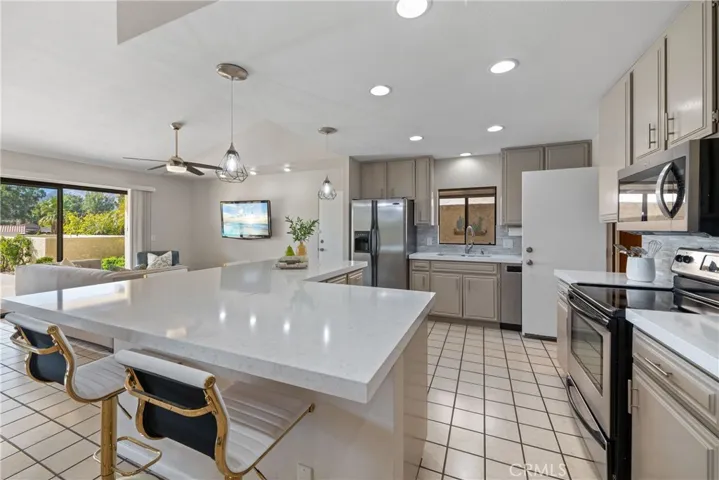 76597 California Drive, Palm Desert, California 92211
