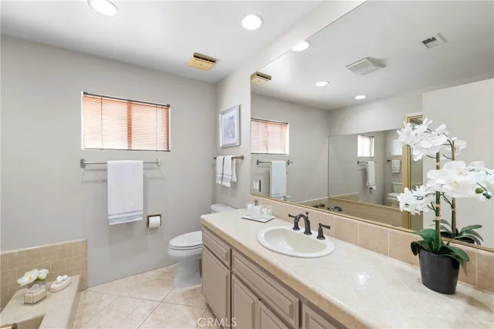 76597 California Drive, Palm Desert, California 92211