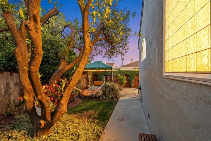 77 Antioch Drive, San Mateo, California 94403