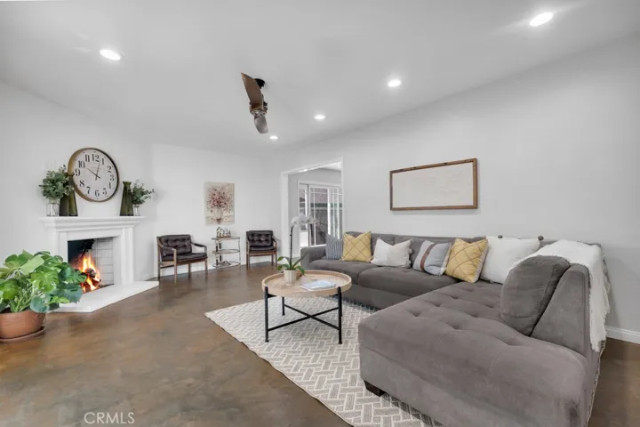 9620 Crebs Avenue, Northridge, California 91324