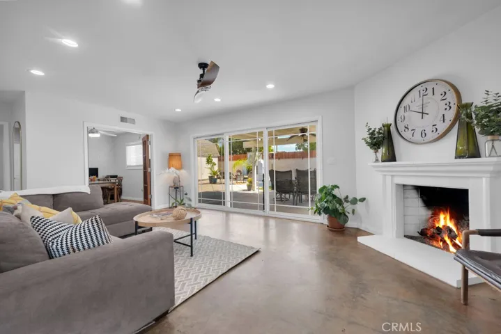 9620 Crebs Avenue, Northridge, California 91324