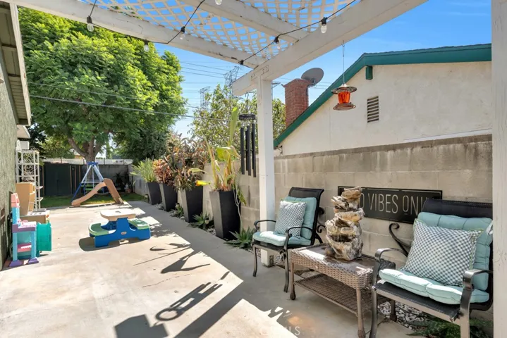 9620 Crebs Avenue, Northridge, California 91324