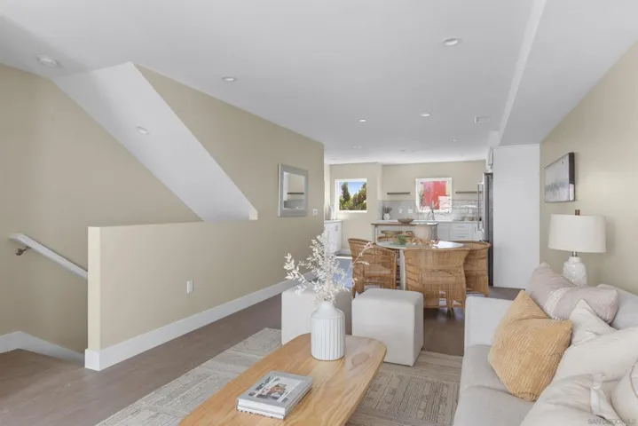 1952 Hornblend St 6, San Diego, California 92109