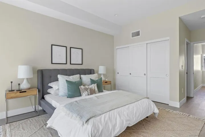 1952 Hornblend St 6, San Diego, California 92109