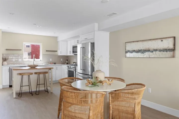 1952 Hornblend St 6, San Diego, California 92109