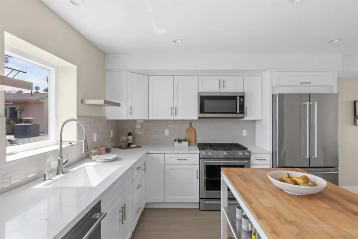 1952 Hornblend St 6, San Diego, California 92109