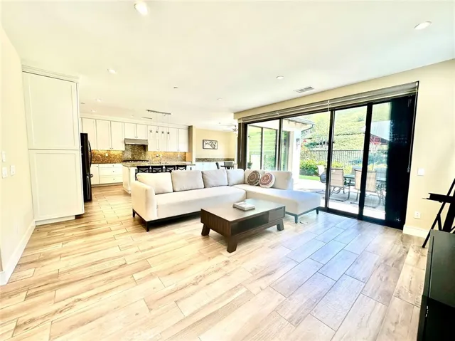 104 Della, Irvine, California 92602