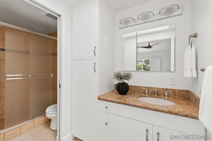8967 Caminito Fresco, La Jolla, California 92037