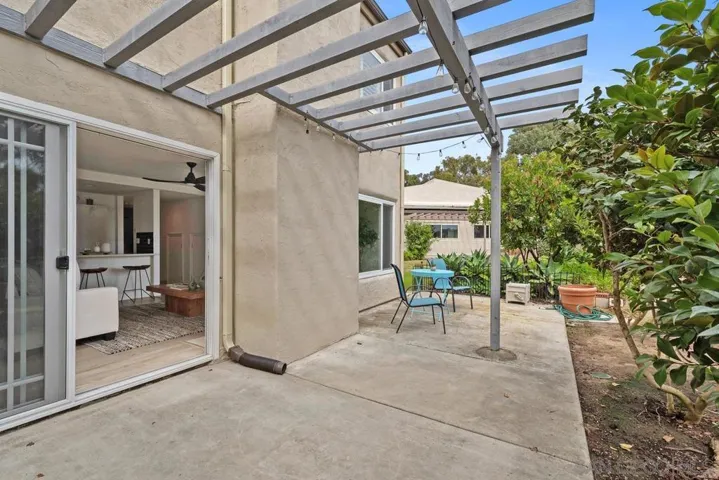 8967 Caminito Fresco, La Jolla, California 92037