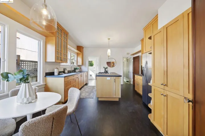 4160 Emerald St, Oakland, California 94609