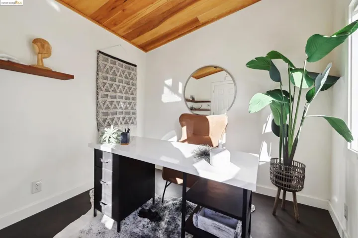 4160 Emerald St, Oakland, California 94609
