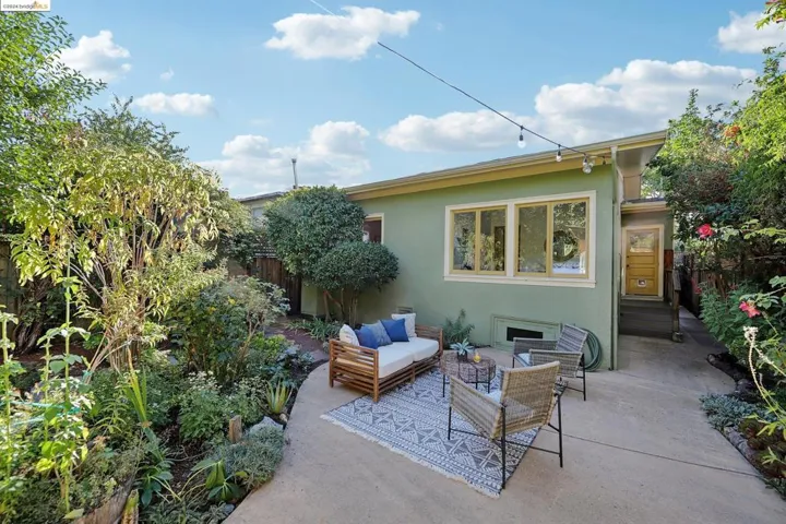 4160 Emerald St, Oakland, California 94609