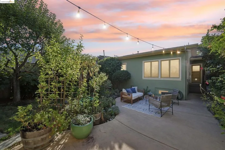 4160 Emerald St, Oakland, California 94609