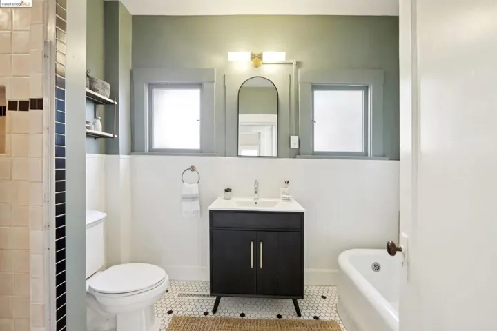 4160 Emerald St, Oakland, California 94609