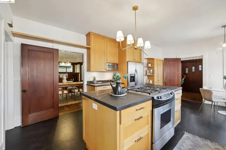 4160 Emerald St, Oakland, California 94609