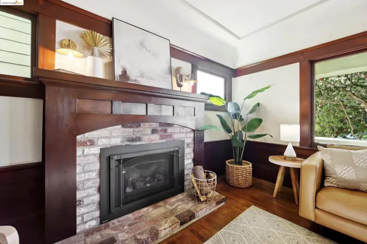 4160 Emerald St, Oakland, California 94609