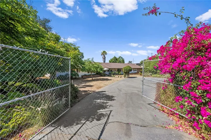 3550 Canonita Drive, Fallbrook, California 92028