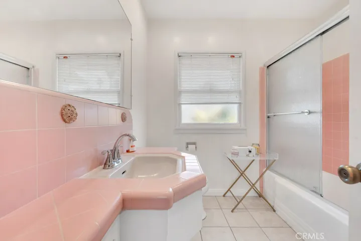 5317 Lubao Avenue, Woodland Hills, California 91364