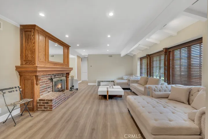 5317 Lubao Avenue, Woodland Hills, California 91364