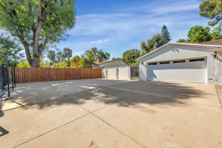 5317 Lubao Avenue, Woodland Hills, California 91364