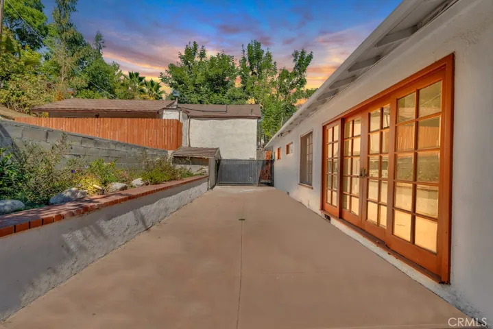 5317 Lubao Avenue, Woodland Hills, California 91364