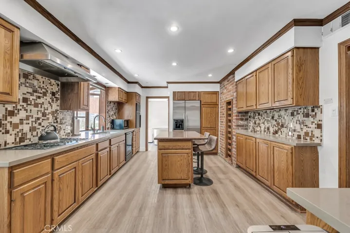 5317 Lubao Avenue, Woodland Hills, California 91364