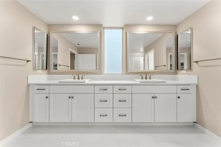 136 Tribeca, Irvine, California 92612