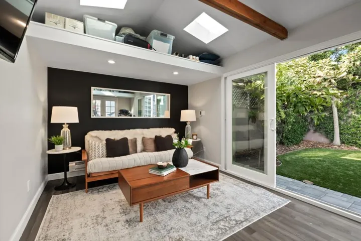 1104 Sanchez Avenue, Burlingame, California 94010