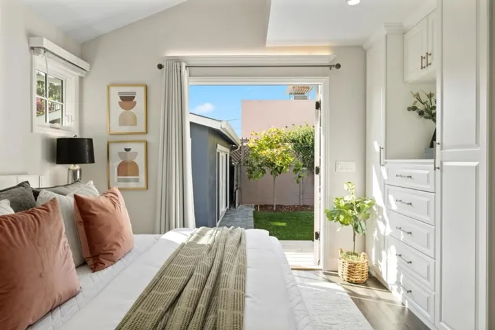 1104 Sanchez Avenue, Burlingame, California 94010