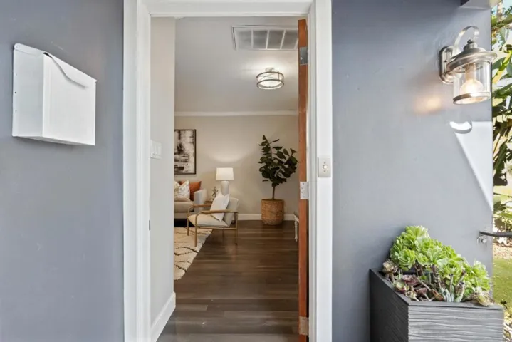 1104 Sanchez Avenue, Burlingame, California 94010