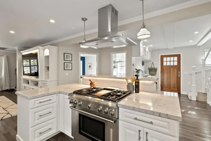 1104 Sanchez Avenue, Burlingame, California 94010