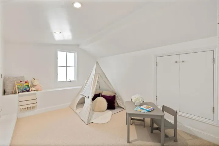 1104 Sanchez Avenue, Burlingame, California 94010