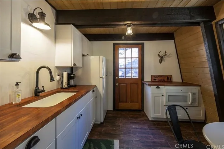 39260 Mohawk Drive, Fawnskin, California 92333