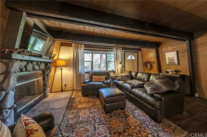 39260 Mohawk Drive, Fawnskin, California 92333