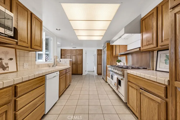 9931 Bothwell Road, Northridge, California 91324