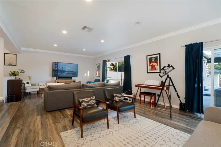 18942 Lassen Street, Northridge, California 91324