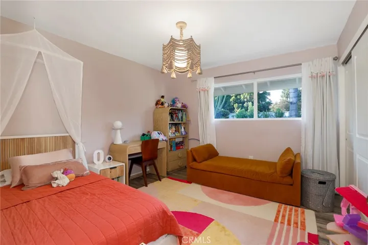 18942 Lassen Street, Northridge, California 91324