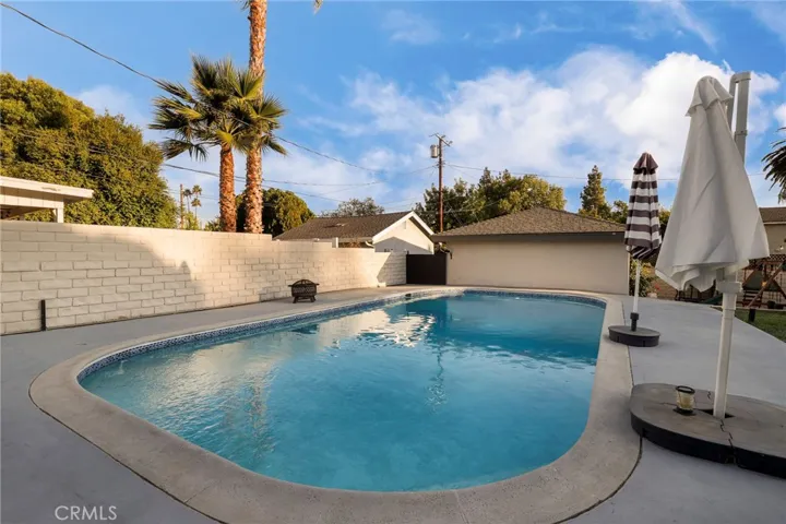 18942 Lassen Street, Northridge, California 91324