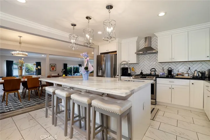 18942 Lassen Street, Northridge, California 91324