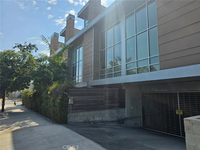 5806 Waring Avenue 15, Los Angeles, California 90038