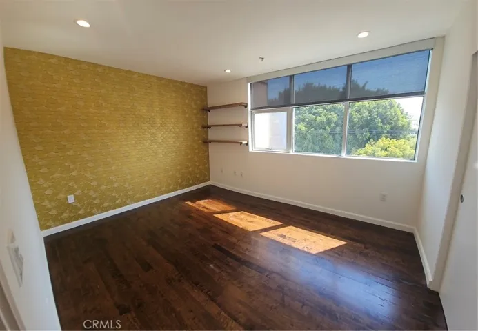 5806 Waring Avenue 15, Los Angeles, California 90038