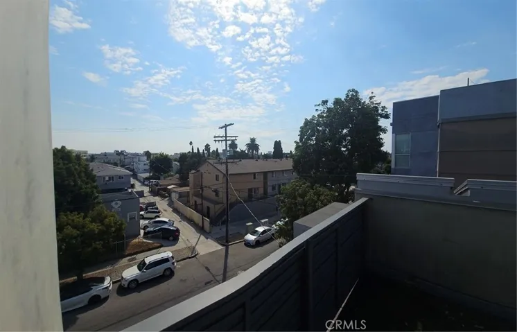 5806 Waring Avenue 15, Los Angeles, California 90038