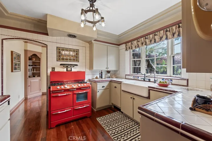 901 East 37th Street, Long Beach, California 90807