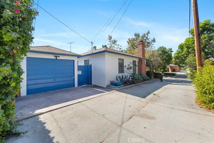 3710 Myrtle garage alley view